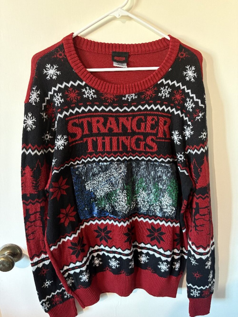 STRANGER THINGS  Christmas Sweater Mens XL -Excellent Condition!!